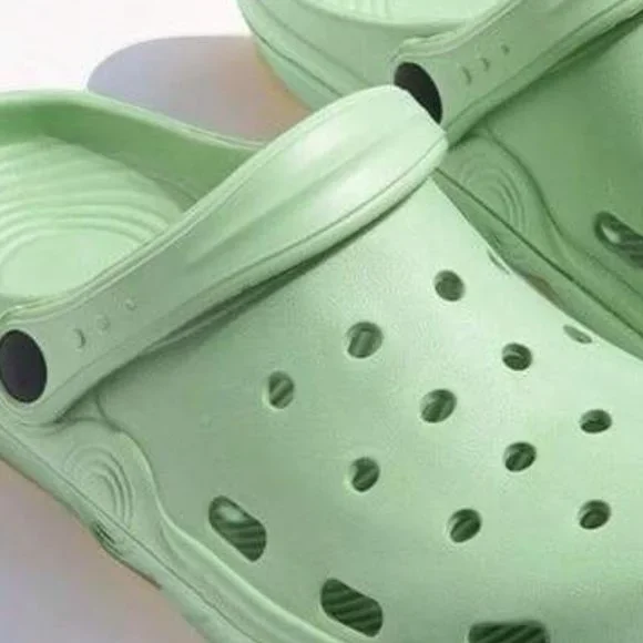 WOMENS CUT OUT VENTED CLOGS - Picture 3 of 3